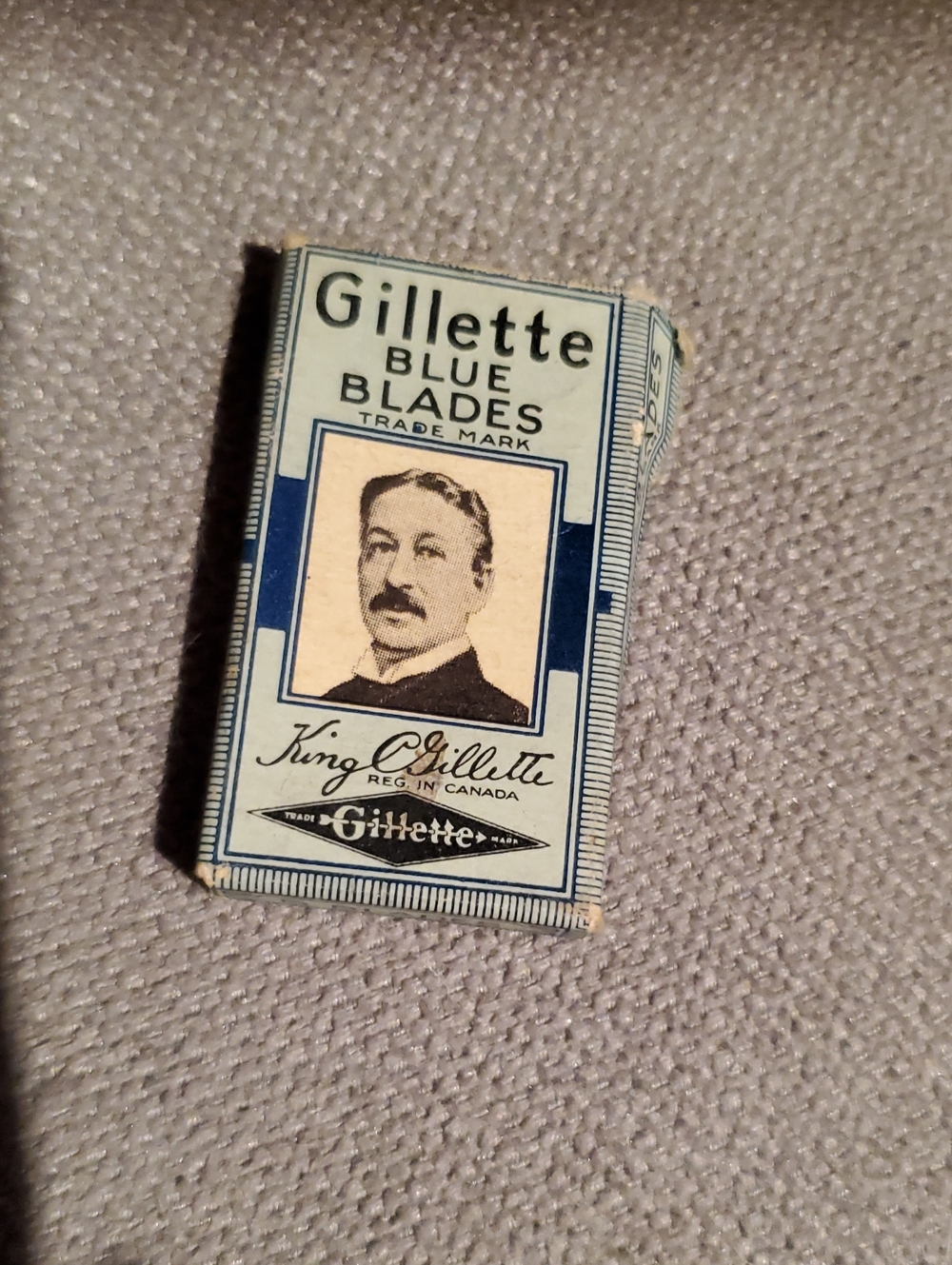 Blue Blades Vintage-Style Razor Blades - Blue 1930 To 1940 With Blades
